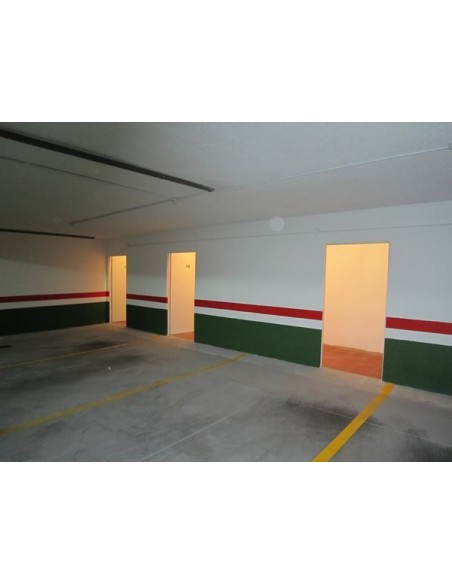 PLAZAS DE GARAJE C/ BAROA 3 y 3 A (Lakua)