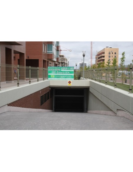 PLAZAS DE GARAJE C/ BUDAPEST 17-19 (Salburua)