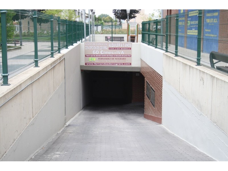 PLAZAS DE GARAJE C/ BAROA 3 y 3 A (Lakua)