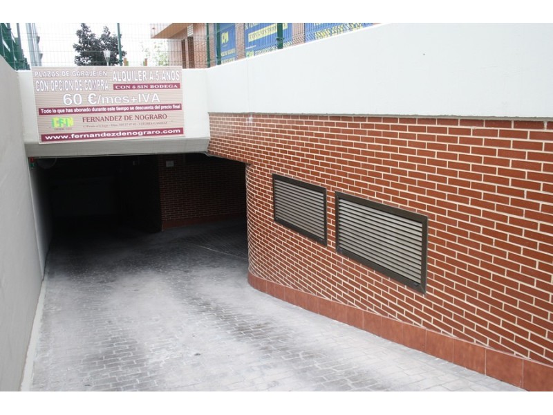 PLAZAS DE GARAJE C/ BAROA 3 y 3 A (Lakua)